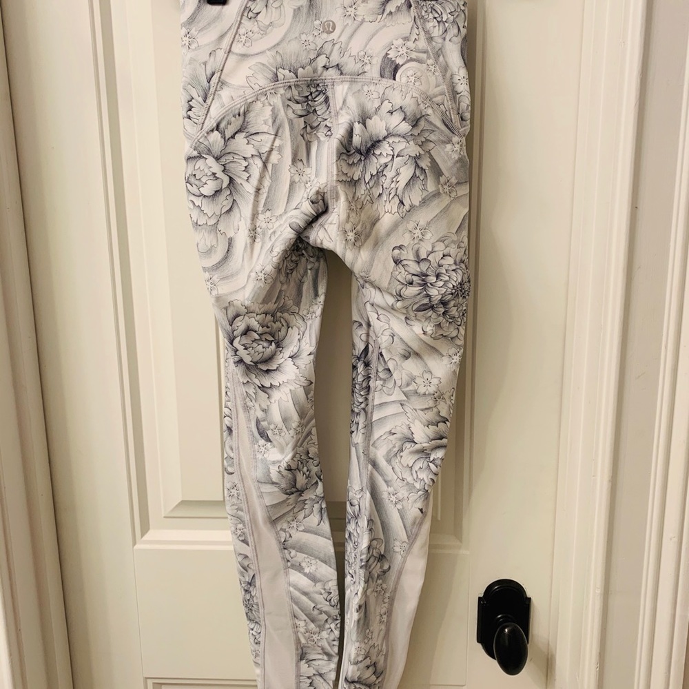 Lululemon Wunder Hi-rise - Picture 3 of 3